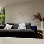 Smiths 12 Apartment